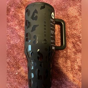 Hydrojug Tumbler 40 ounce leakproof cheetah